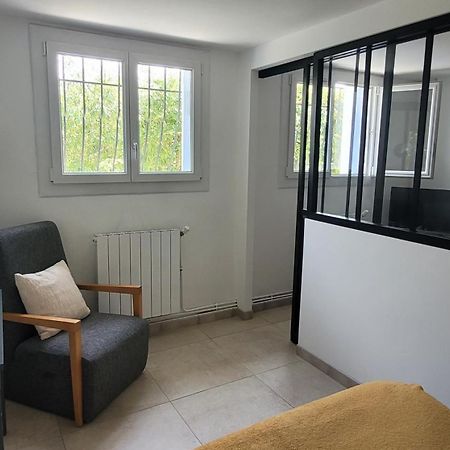 Location Appartement Dans Mas Provencal Monteux Exterior photo