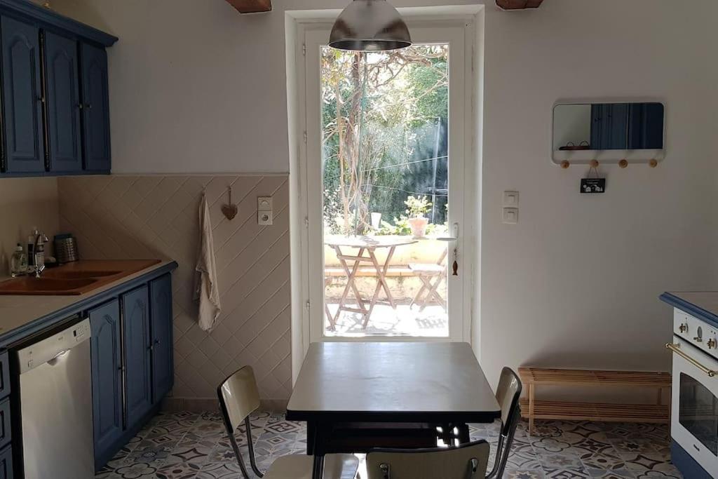 Location Appartement Dans Mas Provencal Monteux Exterior photo